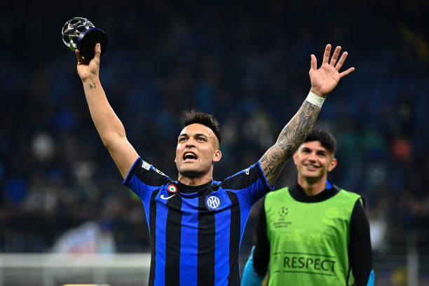 备战新赛季，诺丁汉森林晒吉布斯-怀特归队照.